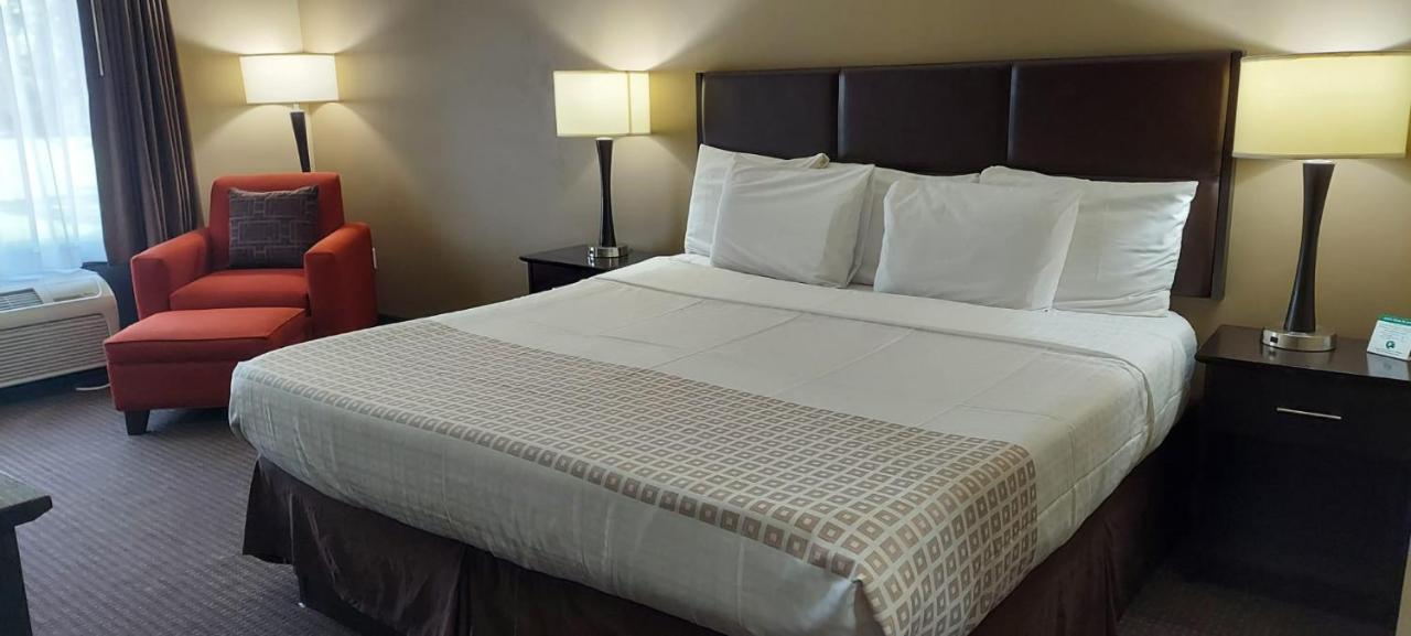 Parkwood Inn & Suites مانهاتن المظهر الخارجي الصورة