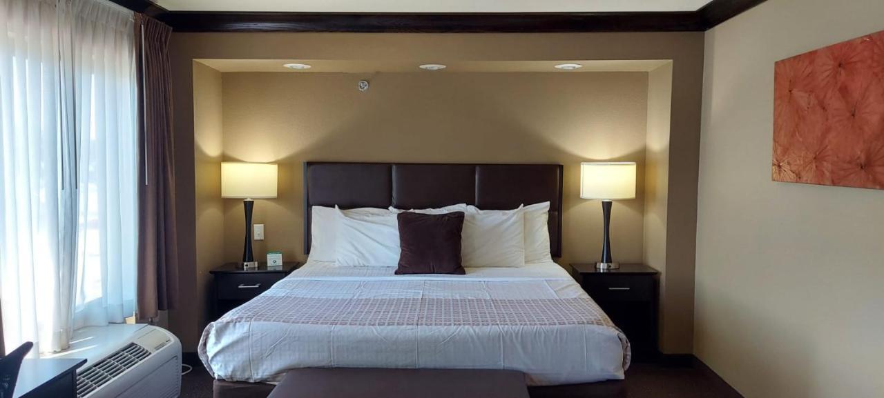 Parkwood Inn & Suites مانهاتن المظهر الخارجي الصورة